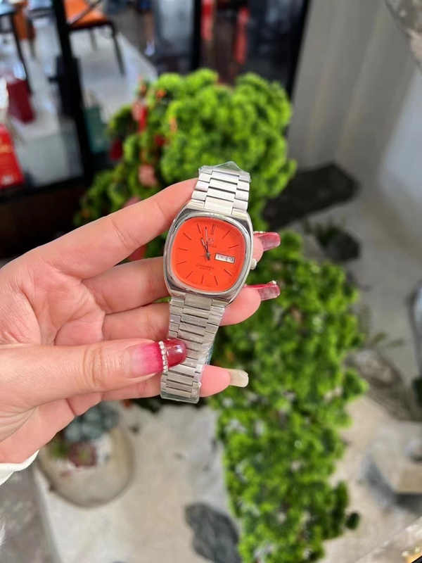 オメガ時計全体デザイン